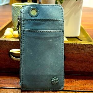 💥2/$10 
Athleta coffee run wallet